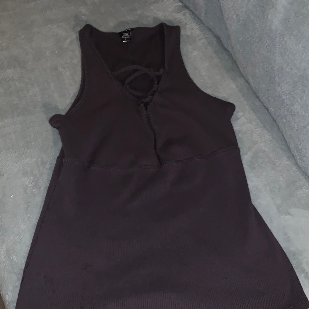 Grey sleeveless top